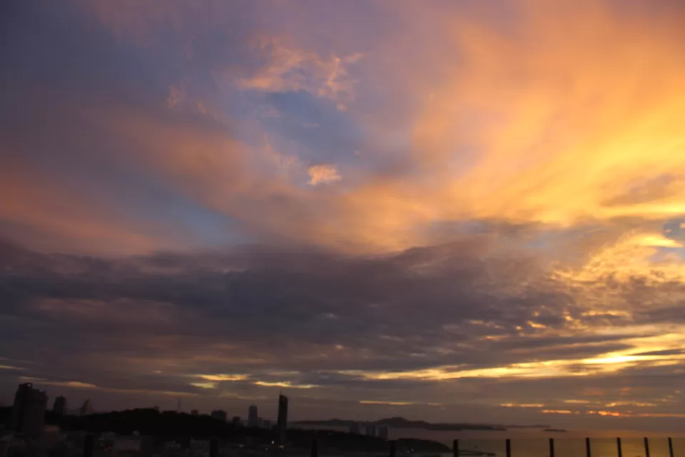 Photo of Pattaya City Chon Buri Thailand by Vinoth Kumar