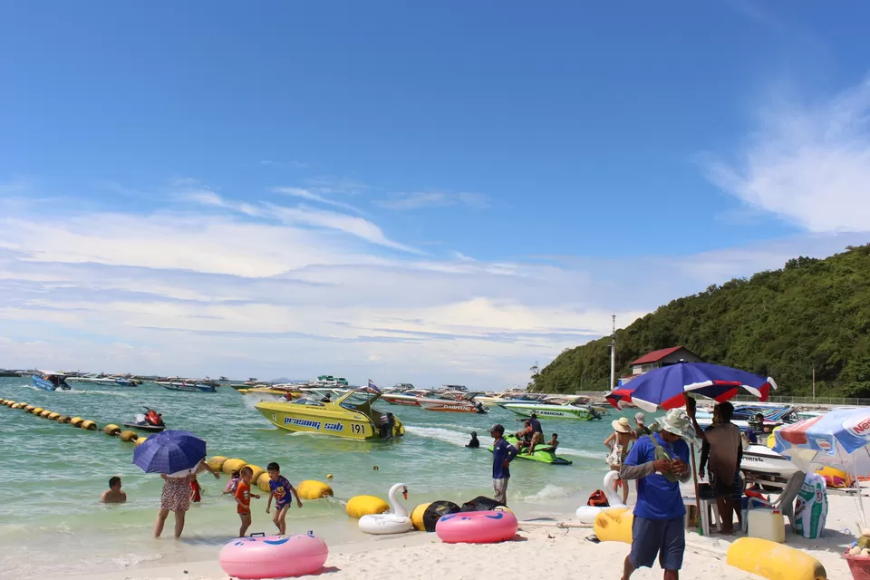 Photo of Pattaya City Chon Buri Thailand by Vinoth Kumar