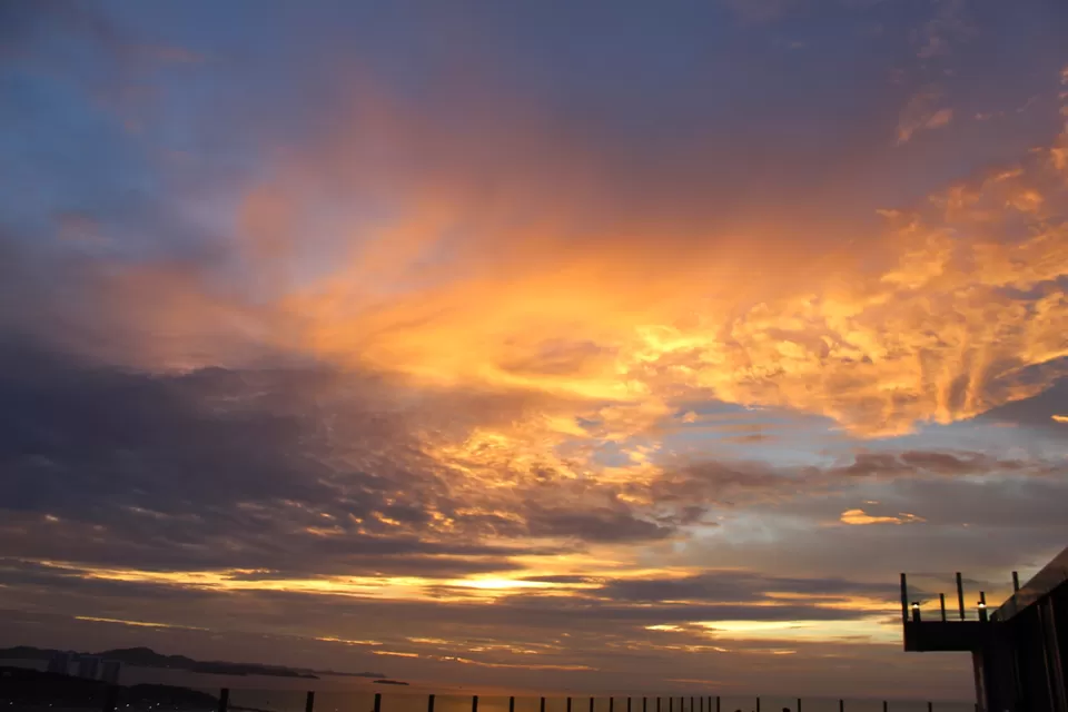 Photo of Pattaya City Chon Buri Thailand by Vinoth Kumar