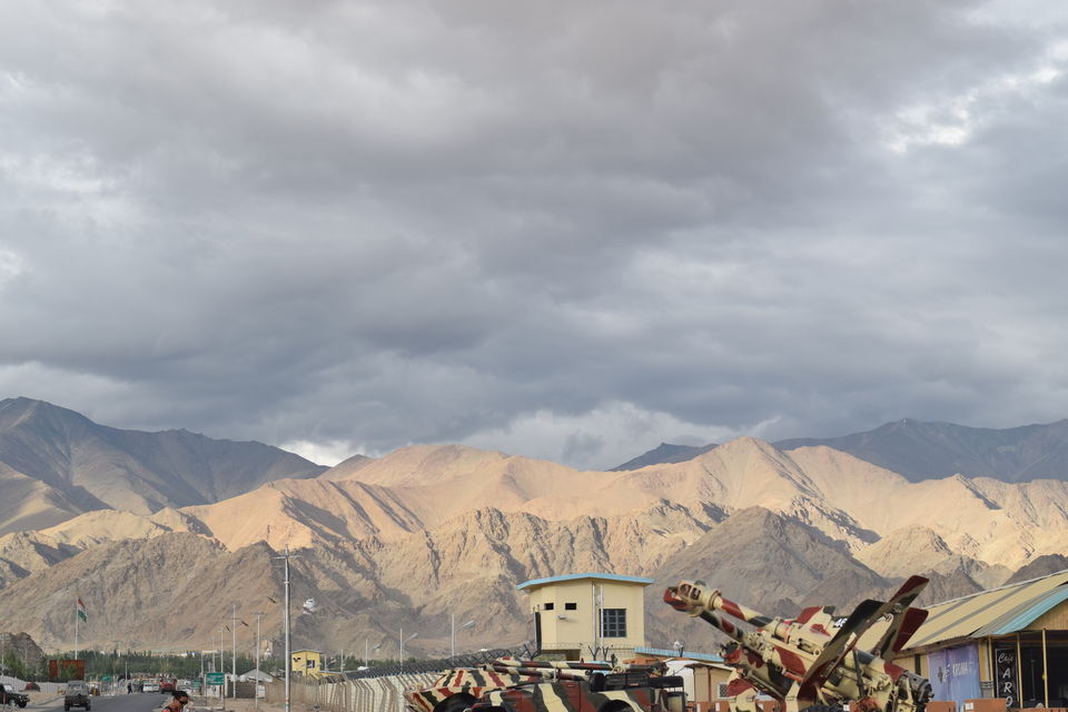 Photo of Ladakh 2016 - Cursing The Kashmir Curfew by Azee Shady