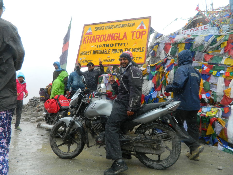 Photo of Ladakh 2016 - Cursing The Kashmir Curfew by Azee Shady