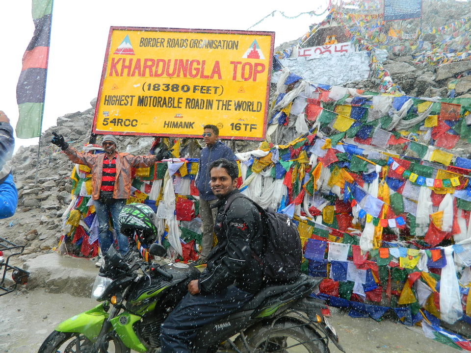 Photo of Ladakh 2016 - Cursing The Kashmir Curfew by Azee Shady
