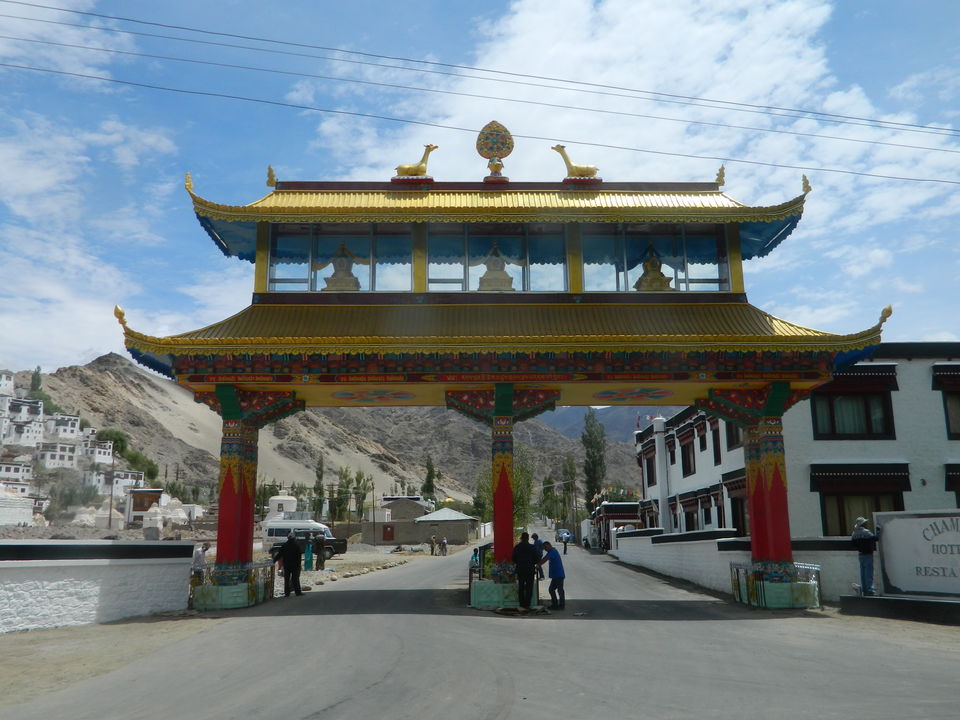 Photo of Ladakh 2016 - Cursing The Kashmir Curfew by Azee Shady