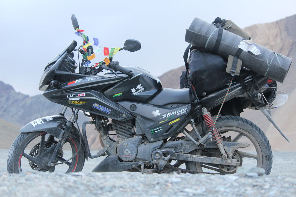 Photo of Ladakh 2016 - Cursing The Kashmir Curfew by Azee Shady