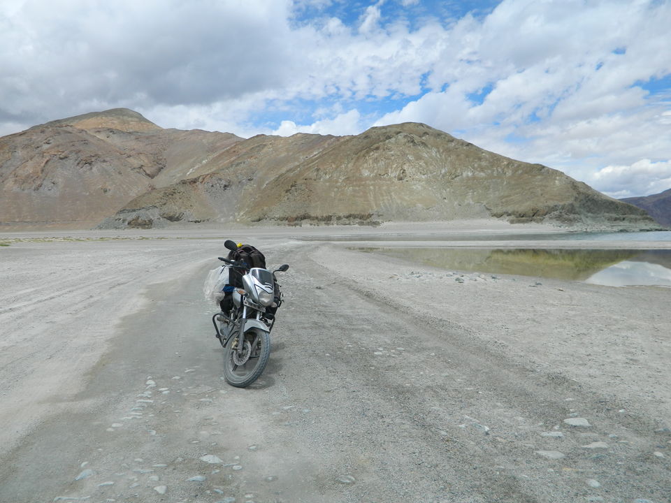 Photo of Ladakh 2016 - Cursing The Kashmir Curfew by Azee Shady