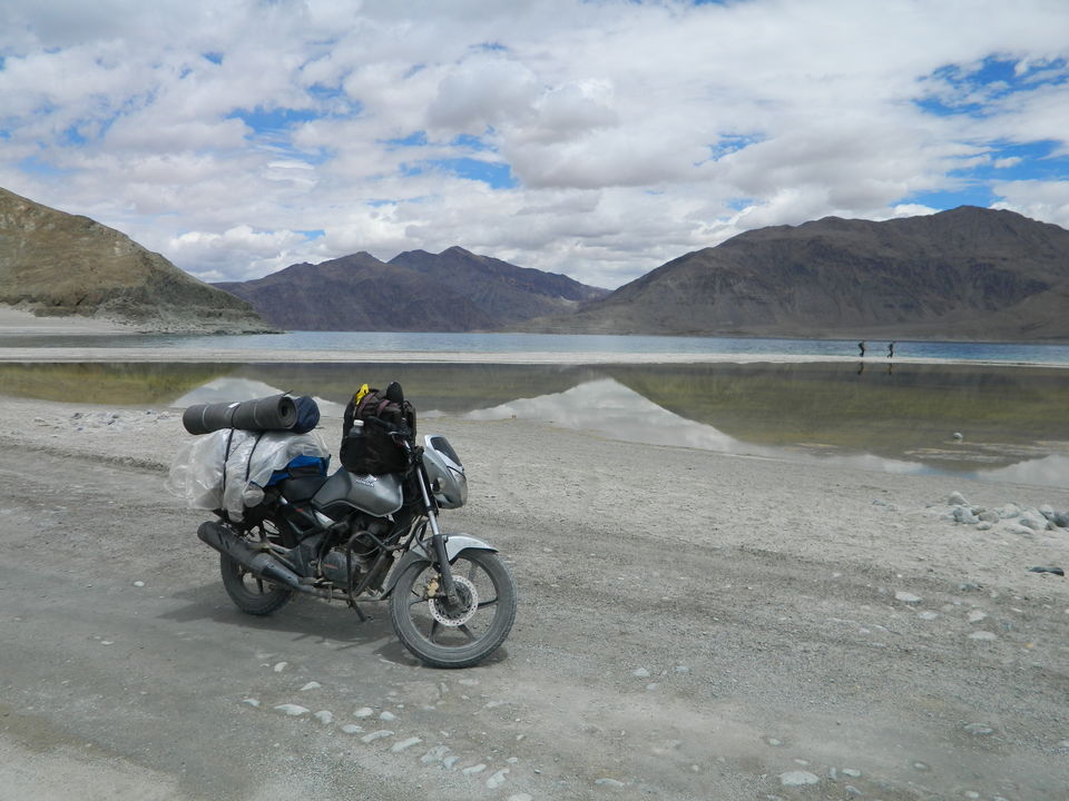 Photo of Ladakh 2016 - Cursing The Kashmir Curfew by Azee Shady