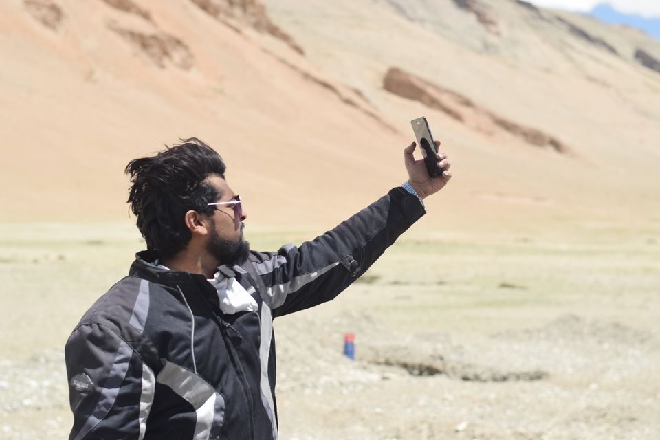 Photo of Ladakh 2016 - Cursing The Kashmir Curfew by Azee Shady
