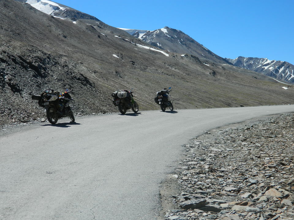 Photo of Ladakh 2016 - Cursing The Kashmir Curfew by Azee Shady