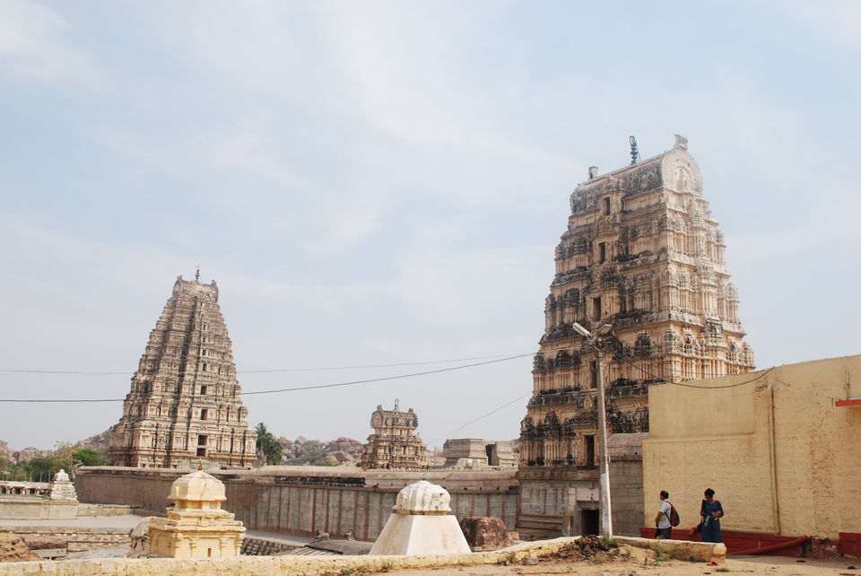 Photo of Virupaksha Temple East Gopura, Hampi, Karnataka, India by Ruchira