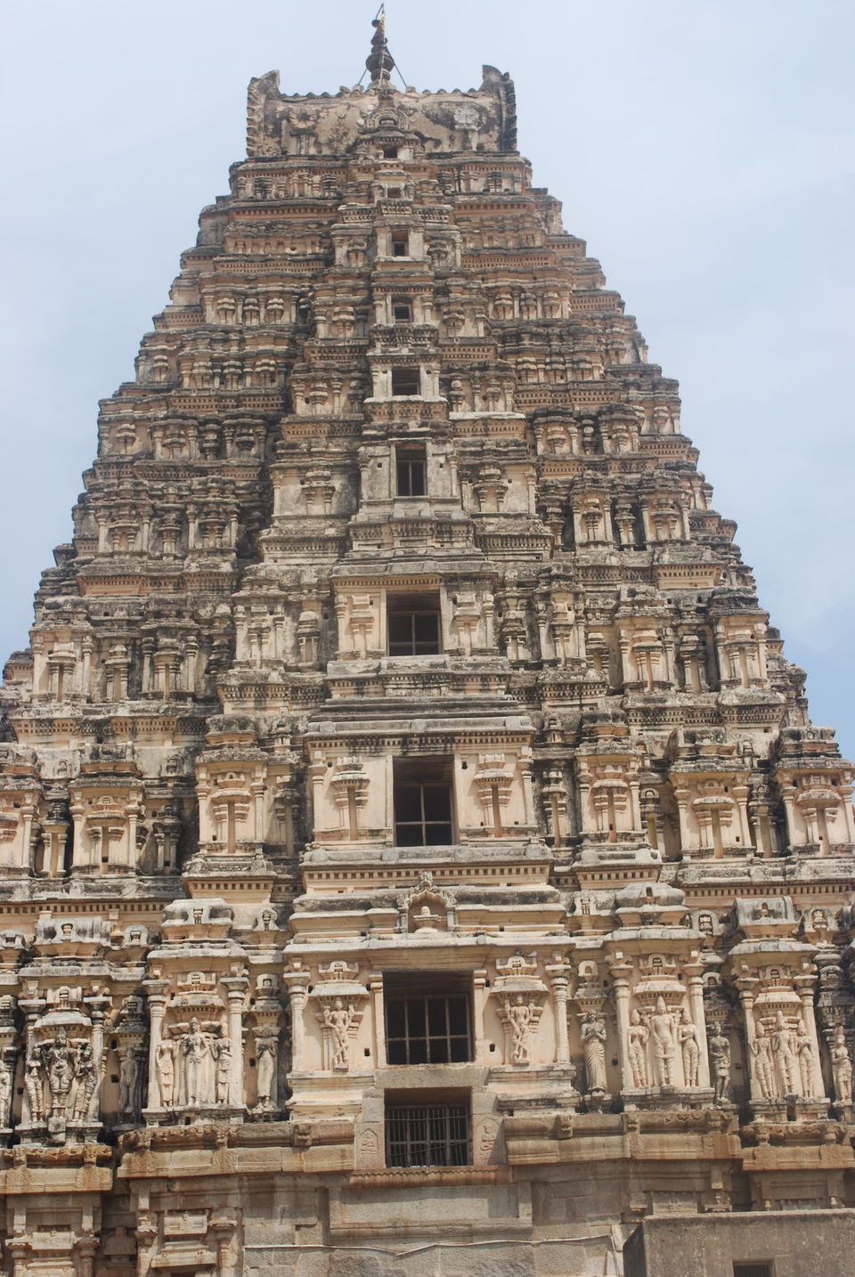 Photo of Virupaksha Temple East Gopura, Hampi, Karnataka, India by Ruchira