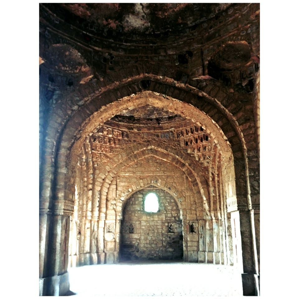 Photo of Sunday at Mehrauli Archeological Park 2/8 by VaNi