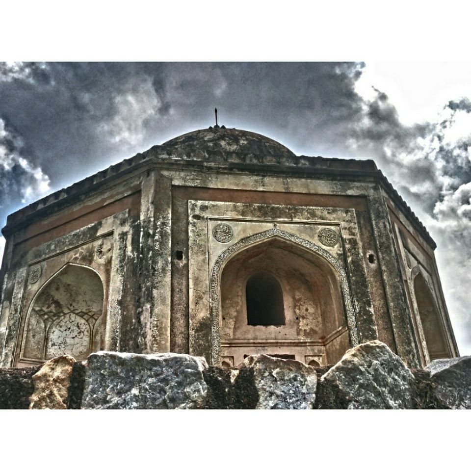 Photo of Sunday at Mehrauli Archeological Park 3/8 by VaNi