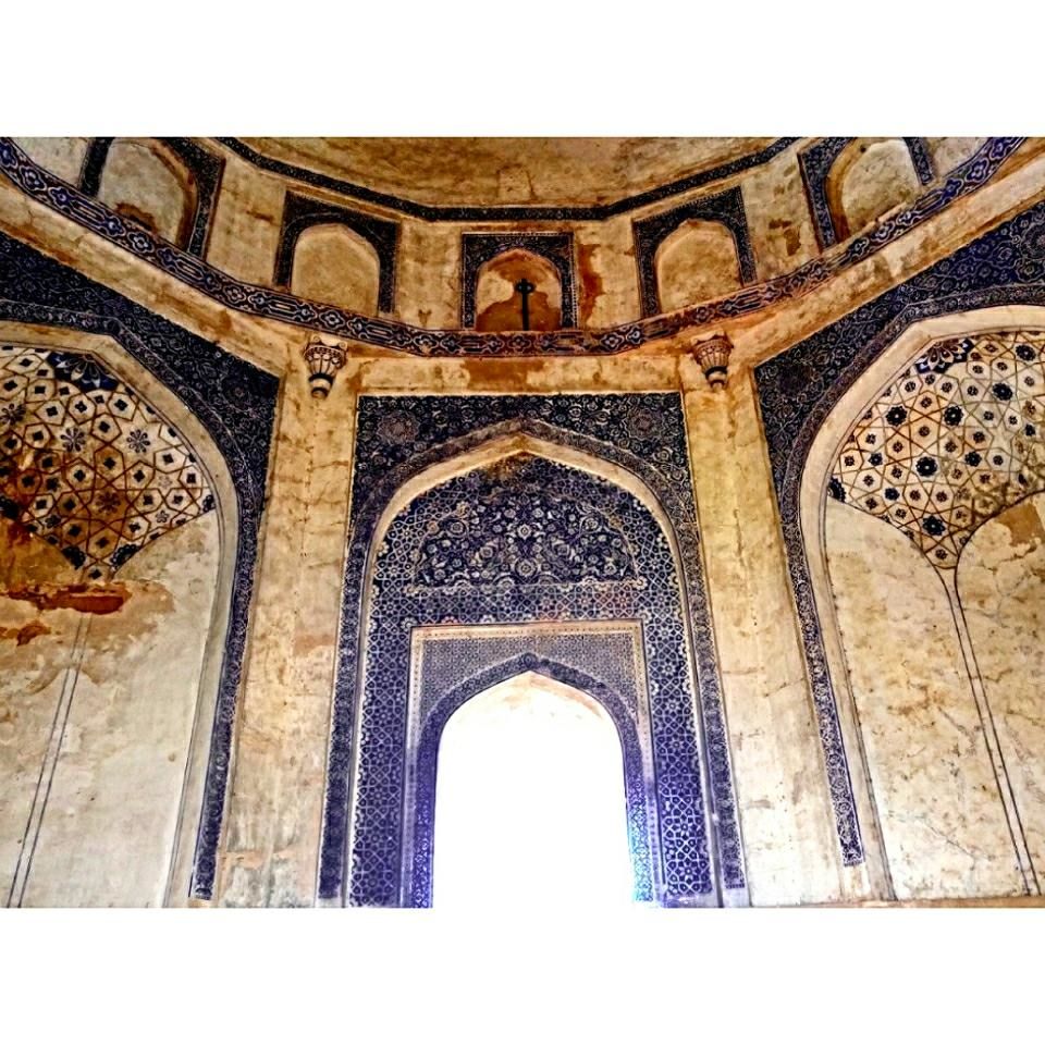 Photo of Sunday at Mehrauli Archeological Park 4/8 by VaNi