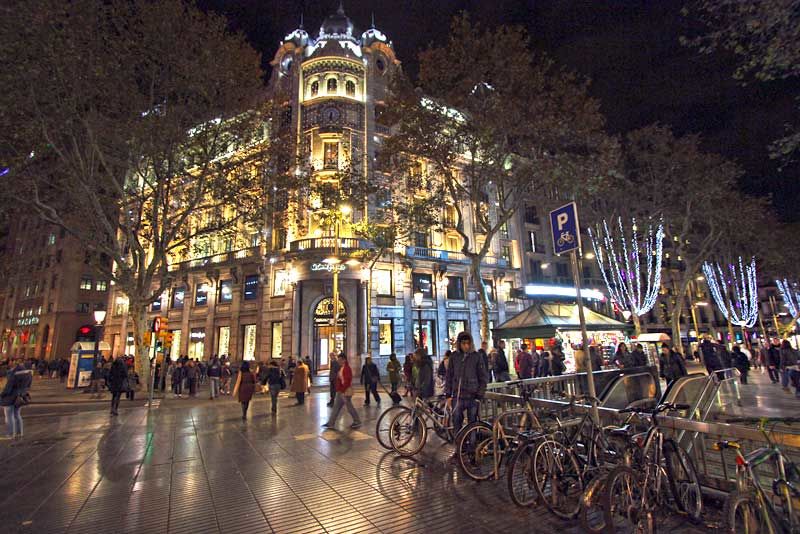 Photo of "Las Ramblas" - A travel back in time to be at Picasso and Hemingway’s party spot in Barcelona! 9/10 by Earned Leaves Traveler