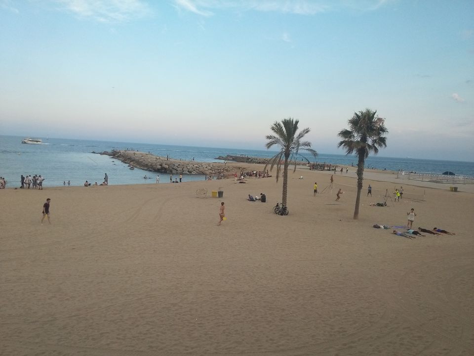 Photo of Platja de Nova Mar Bella, Passeig Marítim del Bogatell, Barcelona, Spanyolország by Klaudia Horvath