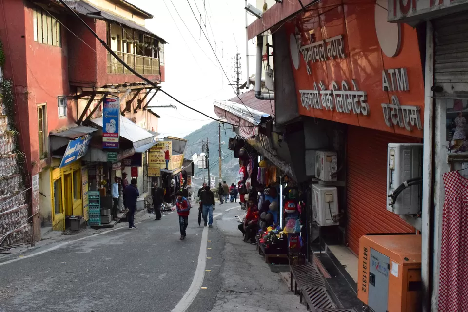 Photo of The Mall Road, Mussoorie, Uttarakhand, India by Surjodeep Bose