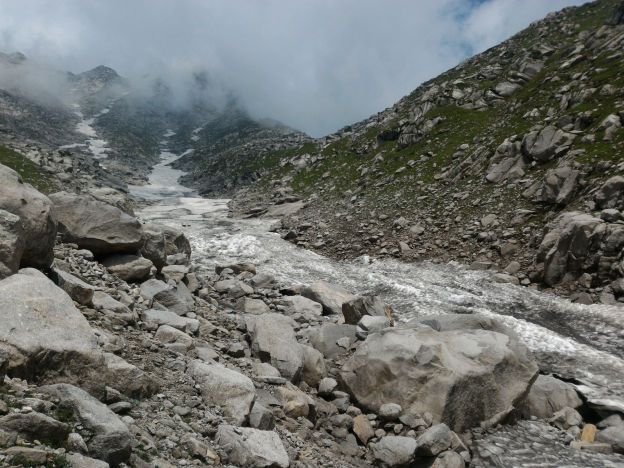 Photo of Snow Line Trail, Trail to Shri Kunal Pathri Devi Mandir, Dharamshala, Himachal Pradesh, India by That Funny Guy