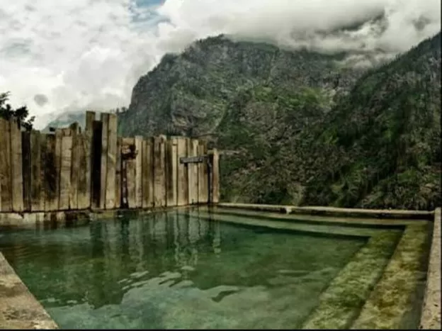 Photo of Kheer Ganga Hot Water Spring, Sosan, Himachal Pradesh, India by That Funny Guy