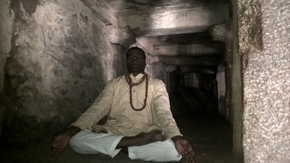 Photo of Sri Virupaksha Temple, Hampi, Karnataka, India by Bonny John