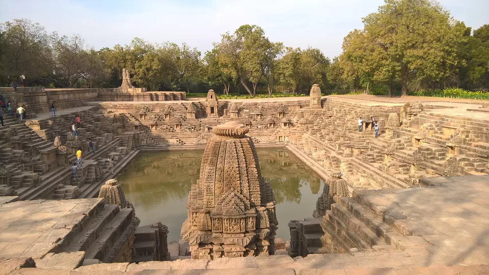 Photo of Sun temple Garden, Modhera, Gujarat, India by oldskool_indian