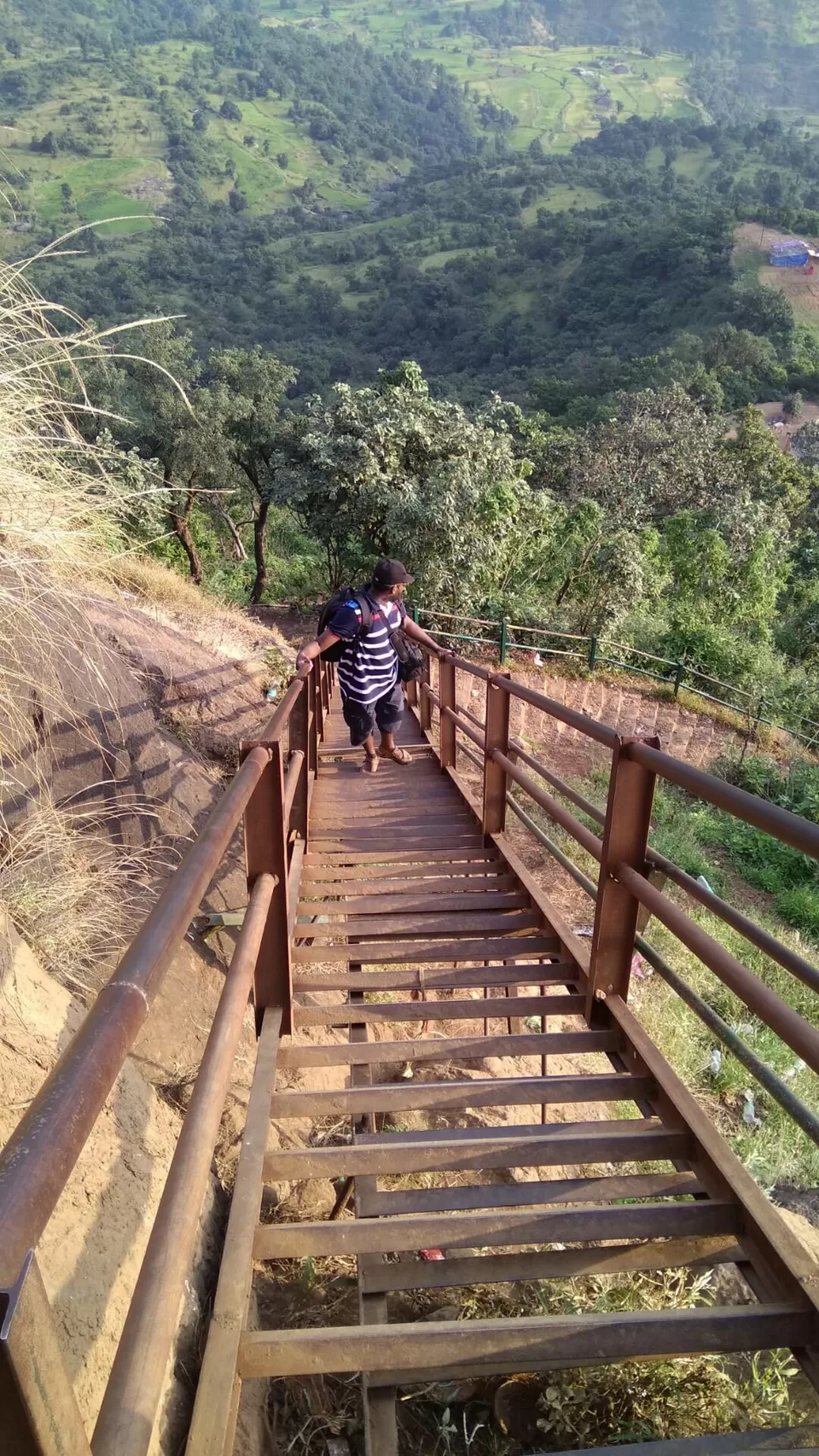 Photo of Bhandardara, Maharashtra, India by oldskool_indian