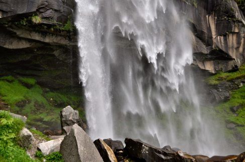 Photo of Old Manali – The Secret Town Amidst Mystic Clouds 18/43 by HippieInHeels
