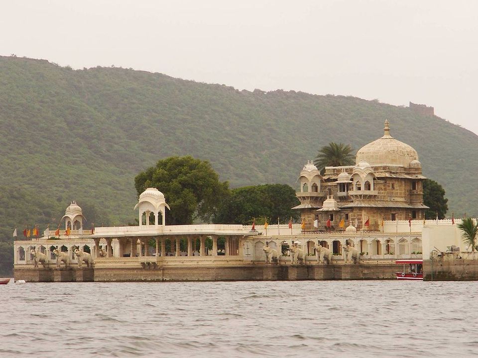 Photo of Lake Pichola - My Favorite Tourist Spot by Manish Kumar
