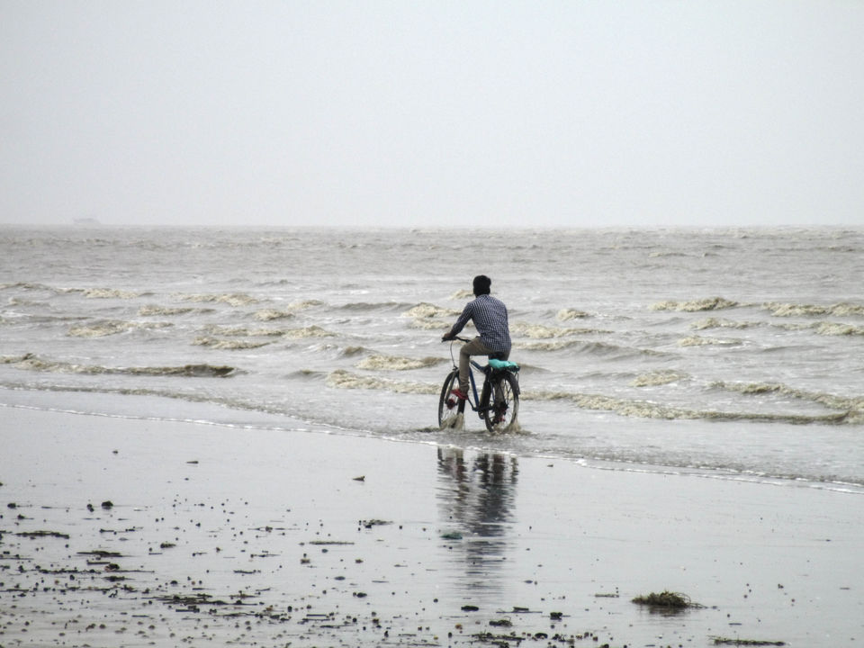 Photo of A day in solitude with the roaring sea of Chandipur by Sourav Halder