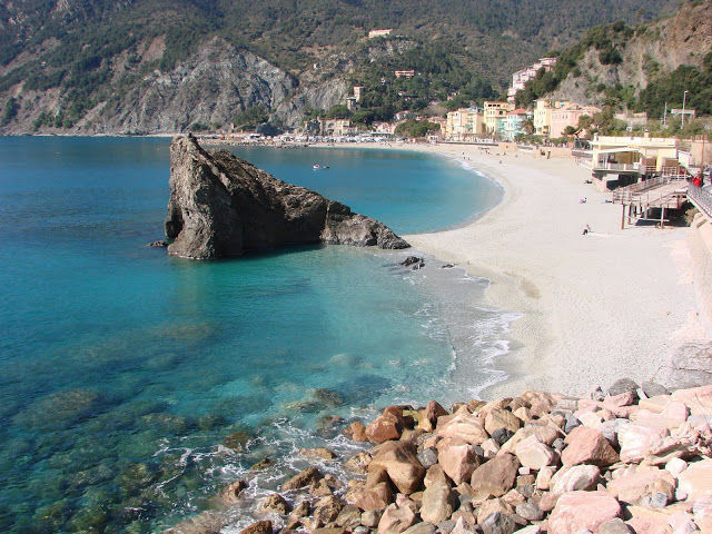 Photo of Don't Just Travel, Live! 10/86 by pallavi.mahajan48