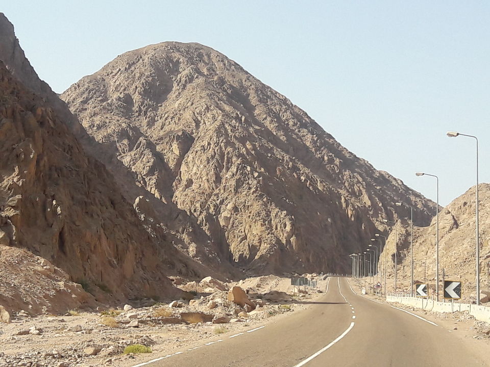 Photo of The mysterious Sinia Desert 4/19 by Maithili Madhusudanan