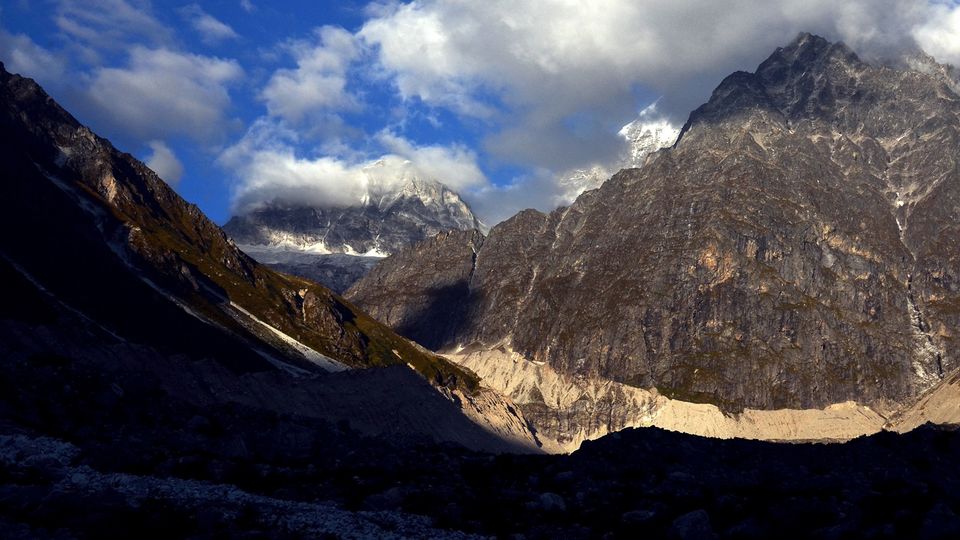 Photo of A Mythical Lake Awaits You At The Nanda Devi Biosphere Reserve by Sahil Singh - Ghoomakad.in