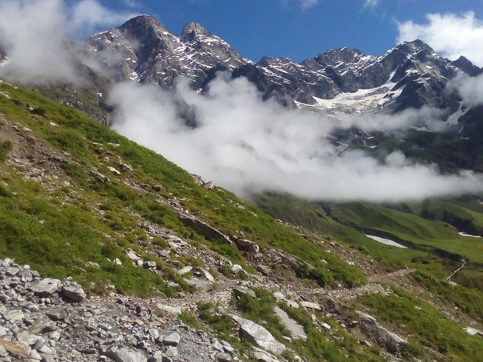 Photo of A Mythical Lake Awaits You At The Nanda Devi Biosphere Reserve 2/4 by Sahil Singh - Ghoomakad.in