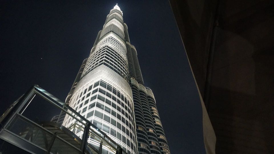 Photo of Why you must have dinner at this place inside the tallest building? by sahil purswani