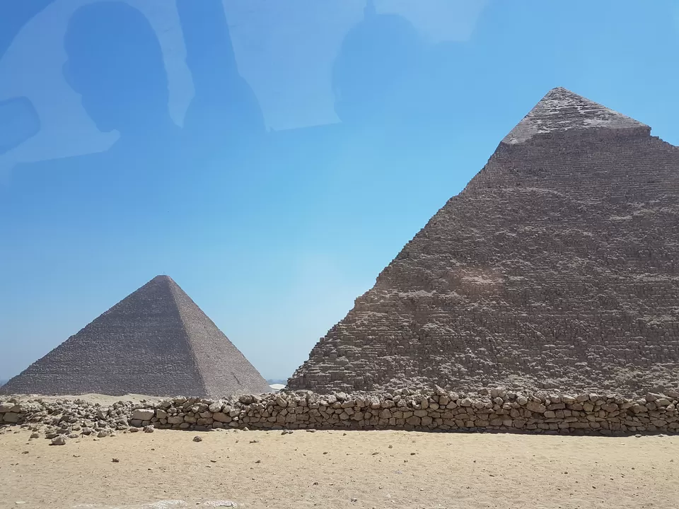 Photo of Pyramid of Khufu, Nazlet El-Semman, Al Haram, Giza Governorate, Egypt by Rashmi Shetty