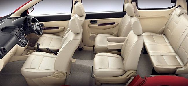Photo of Toyota Innova Car Hire in Delhi NCR for Delhi sightseeing by Ashish Guryan