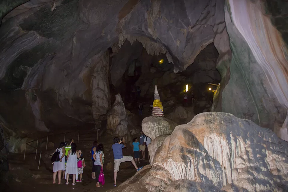 Photo of Wat Suwan Khuha Krasom Phang-nga Thailand by Eleutheromaniac