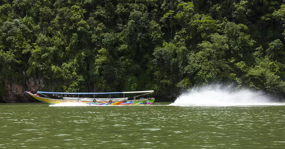 Photo of Wat Suwan Khuha Krasom Phang-nga Thailand by Eleutheromaniac