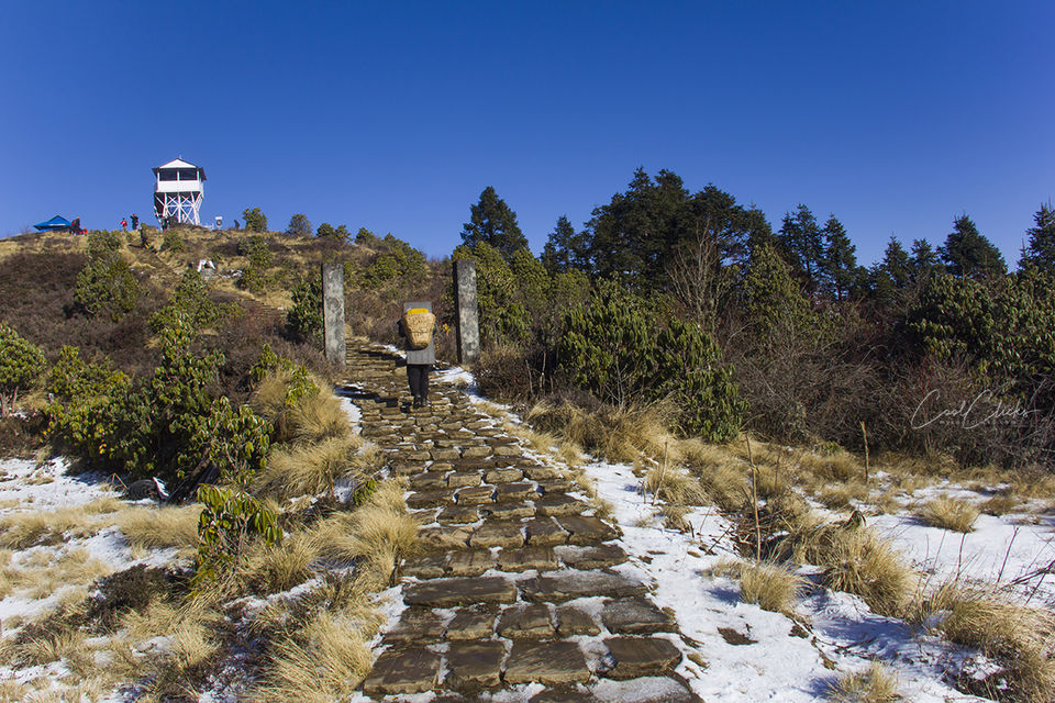 Photo of Poon Hill, Histan Mandali, Nepal by Eleutheromaniac