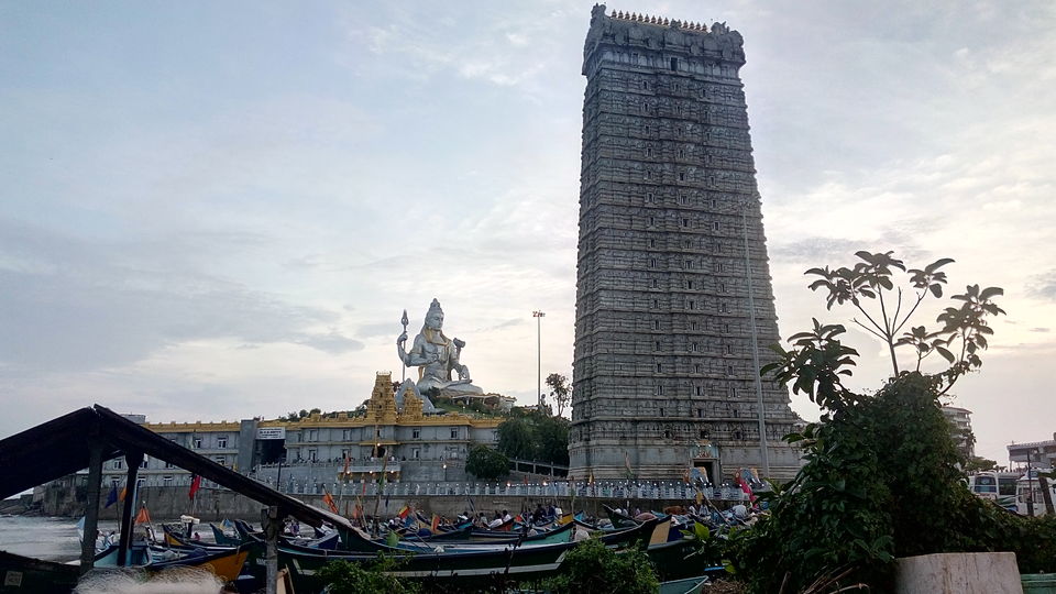 Photo of Murudeshwar, Karnataka, India by Footloose Backpackers