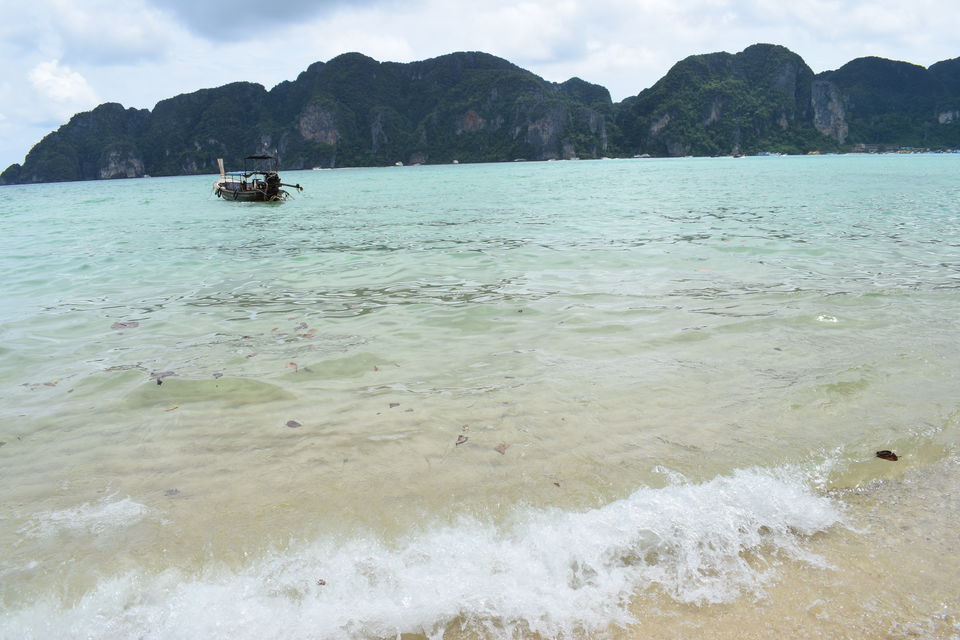 Photo of Koh Phi Phi (Tonsai Pier) Ao Nang Krabi Thailand by Footloose Backpackers