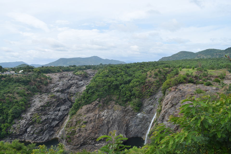 Photo of Shivanasamudra, Karnataka by Footloose Backpackers