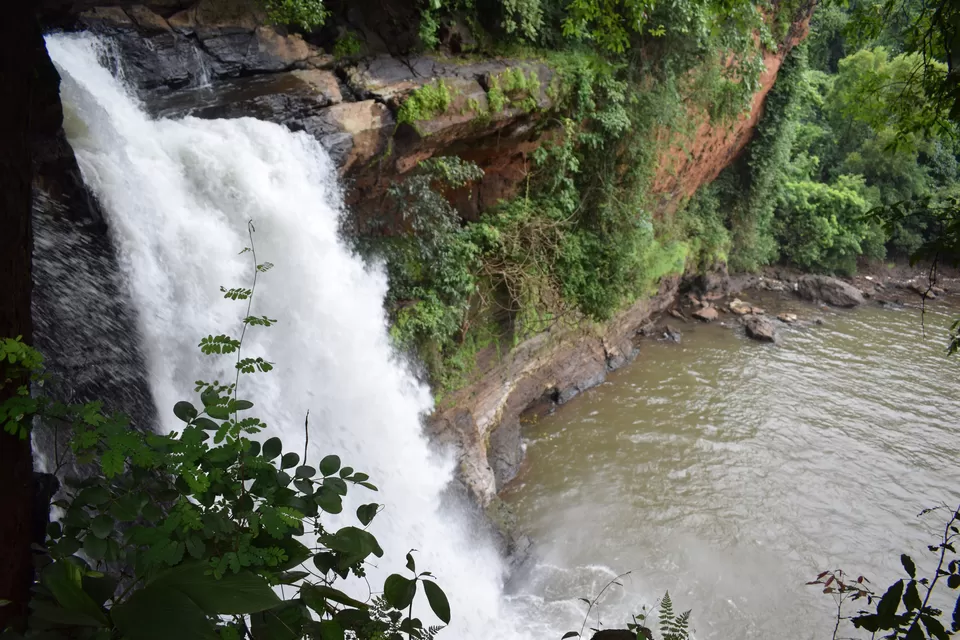Photo of Harvalem Waterfall, Rudreshwar Colony, Sanquelim, Goa, India by Nomadic Meteor