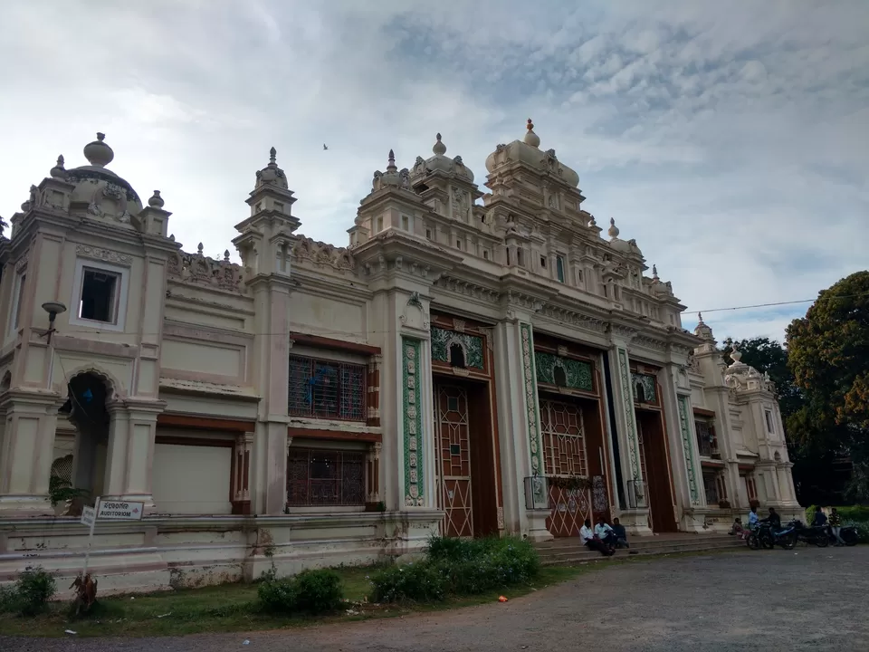 Photo of Jaganmohan Palace Art Gallery And Auditorium, Subbarayanakere, Chamrajpura, Mysuru, Karnataka, India by Nomadic Meteor