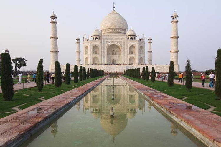 Photo of Taj Mahal, Agra, Uttar Pradesh, India by Aarush Tandon