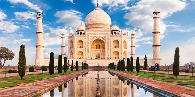 Photo of Taj Mahal, Agra, Uttar Pradesh, India by Aarush Tandon
