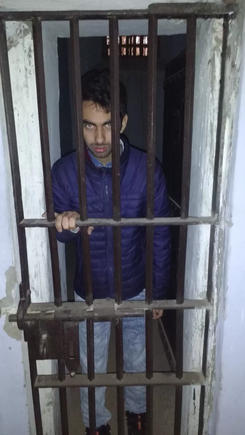 Photo of Grave Yard, Dagshai, Himachal Pradesh, India by Aarush Tandon