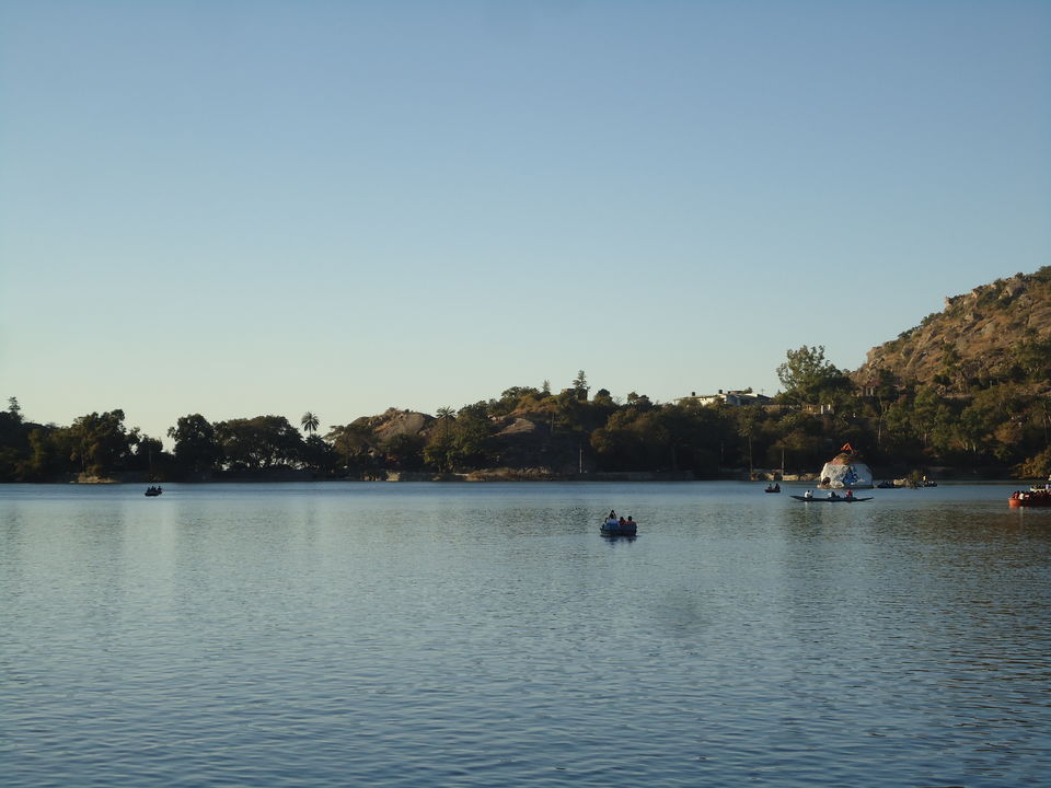 Photo of Nakki Lake, Mount Abu, Rajasthan, India by Aarush Tandon