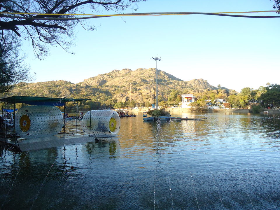 Photo of Nakki Lake, Mount Abu, Rajasthan, India by Aarush Tandon