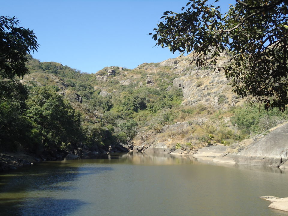 Photo of Trevor's Tank, Mount Abu, Rajasthan, India by Aarush Tandon