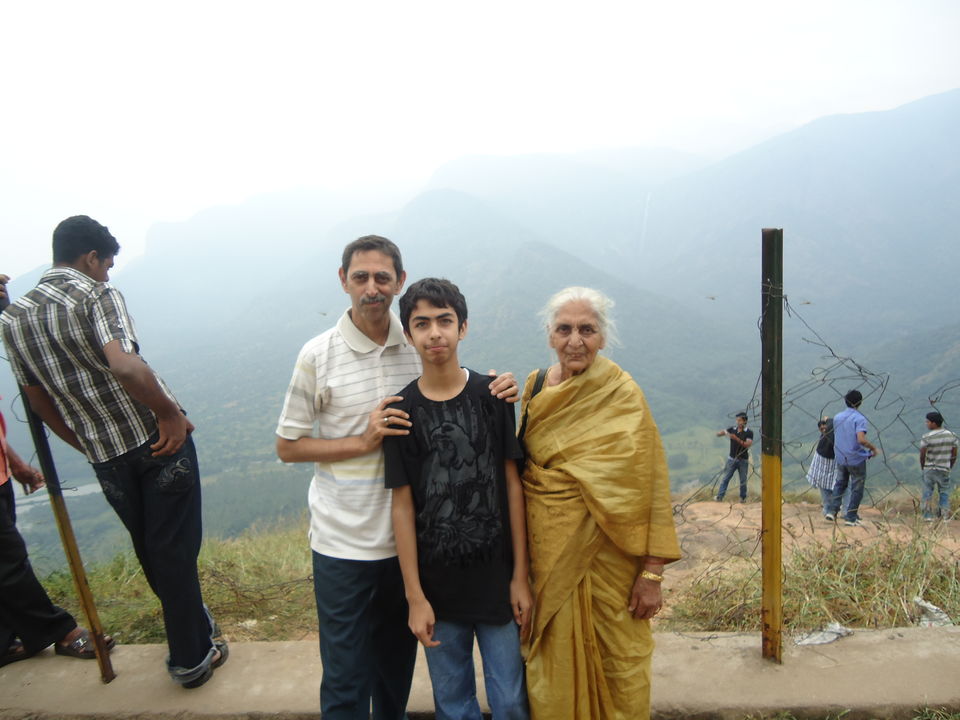 Photo of Mattupetty Lake, Kannan Devan Hills, Kerala, India by Aarush Tandon